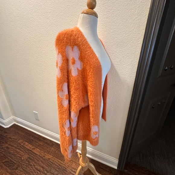 Venus Bright Flowered Furry Cardigan-size M - Picture 4 of 7